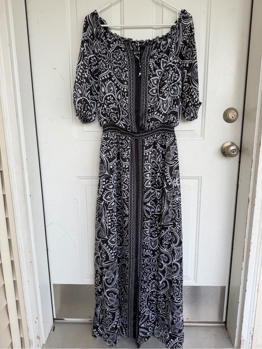 White House Black Market Paisley Maxi Dress Off Shoulder boat neck dress sz 6